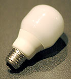 Energiesparlampen mit
                                                  Doppelglaskolben
                                                  würde Risiken für
                                                  lichtempfindliche
                                                  Personen und andere
                                                  verringern