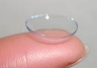 Die Anwendung von wasserstoffhaltigen Lösungen zur Desinfektion von
								Kontaktlinsen kann zu Augenirritationen führen