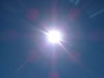 Le rayonnement UV émis par les bancs solaires et par le soleil est fondamentalement le même