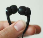 Knopf-Kopfhörer führen bei einer bestimmten Lautstärkeeinstellung
                                zu einer höheren Geräuschbelastung 