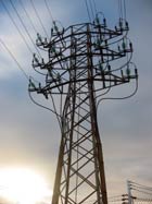 Las líneas eléctricas generan campos de frecuencia extremadamente baja (ELF) 